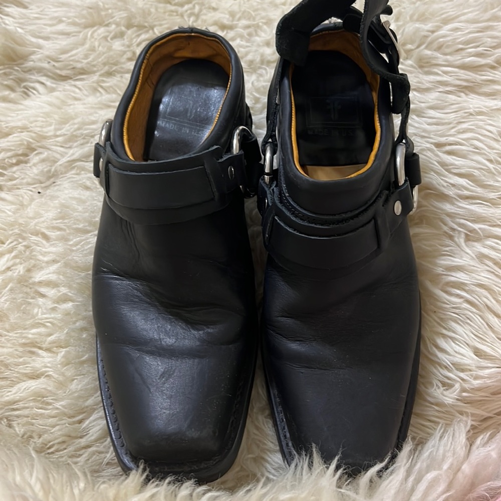 VTG Women's FRYE Belted HARNESS Leather Slip on MULES Clog Size 8M Made In USA